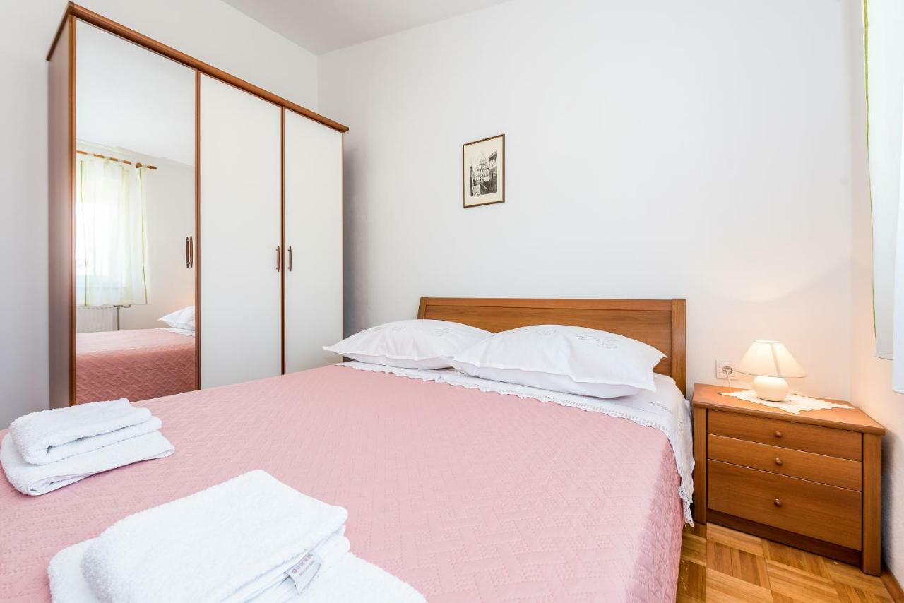Apartment Anamarija With Sea View Sibenik Exterior photo